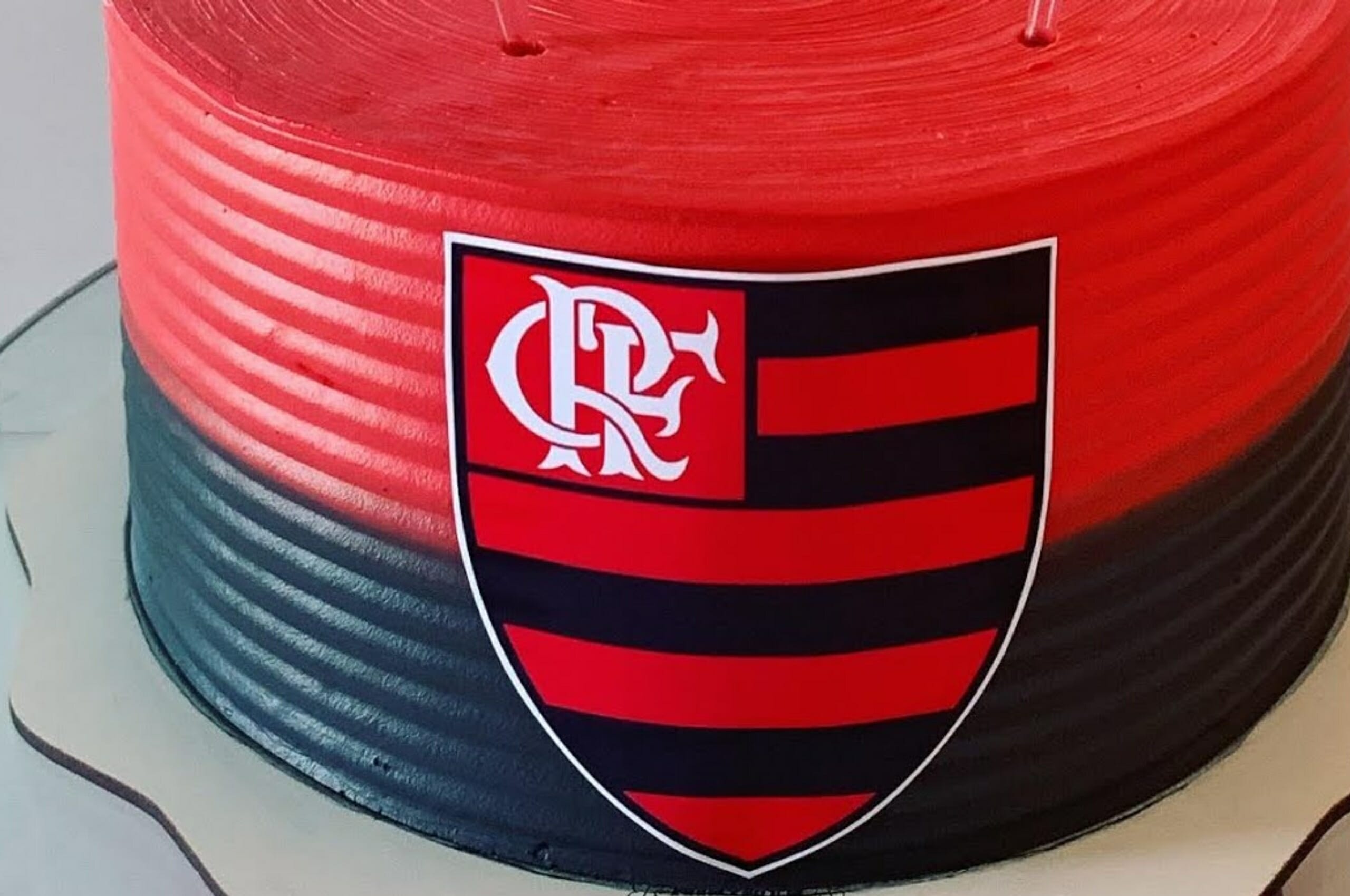 8 Dicas para Fazer um Delicioso Bolo do Flamengo