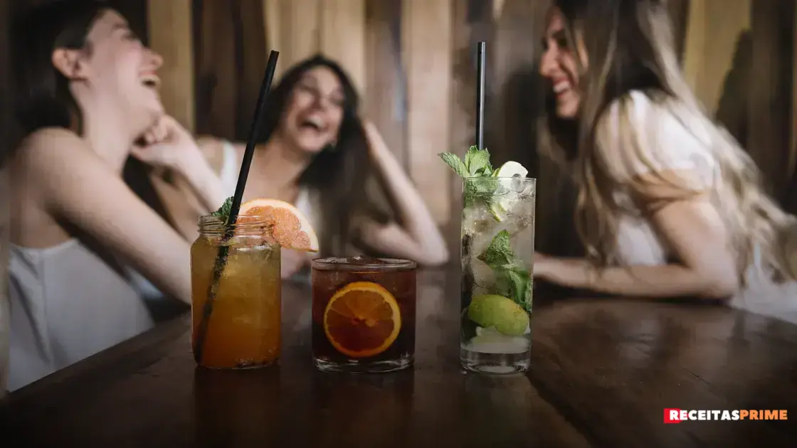 Aprenda a fazer drinks refrescantes para os dias quentes